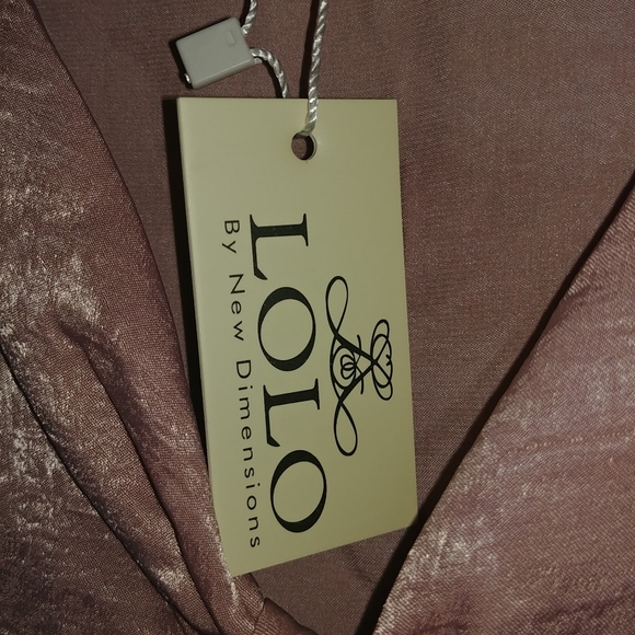 LOLO sleeveless shirt - Picture 2 of 3